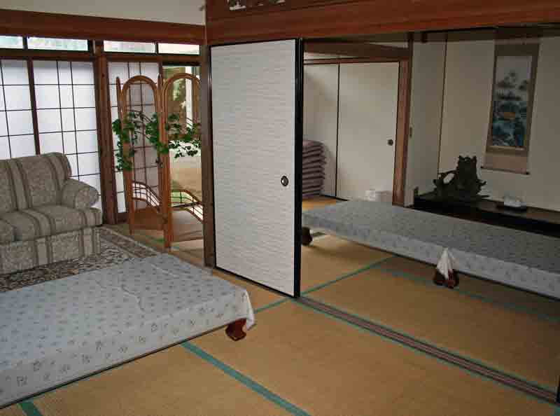 本館広間・二間続き(アウトバストイレ)風呂使用